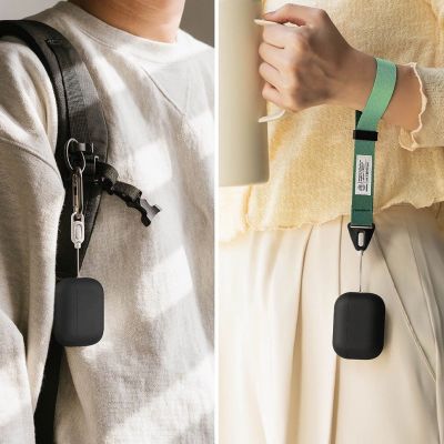5. Ringke Silikonhülle für AirPods Pro 3 – Schwarz