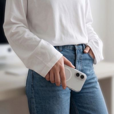 7. Tech-Protect MagZero MagSafe Hülle für iPhone 17 – Mattweiß