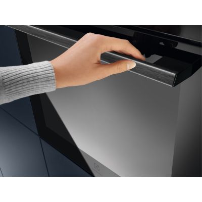 9. ELECTROLUX EOF5C50BZ Backofen
