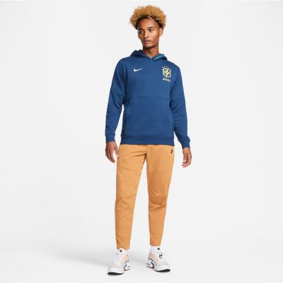 8. Nike Brazilian Travel M DH4822 490 Sweatshirt