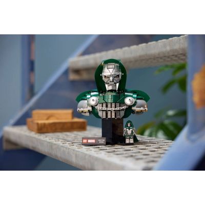 9. LEGO Super Heroes 76345