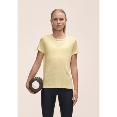 2. Casall Soft Texture Tee Gelbes Damen-T-Shirt