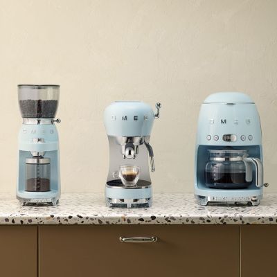 13. SMEG Kaffeemaschine Modell DCF02PBEU Pastellblau