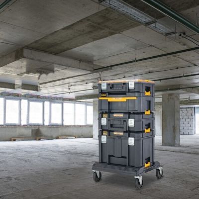 27. TSTAK 2.0 Koffer mit kurzem Griff DWST83345-1 DEWALT