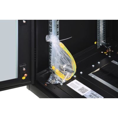 8. Digitus Unique Netzwerkschrank - 600x600 mm (BxT)