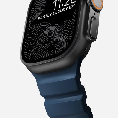 4. Nomad Rocky Point Armband, schwarzes Leder, Titan