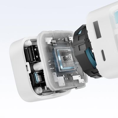 7. Cuktech AD653W 67W GaN 2x USB-C + USB-A Wandladegerät mit 70 cm einziehbarem USB-C-Kabel – Weiß