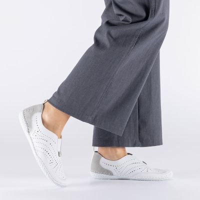 7. Weiße, durchbrochene Damen-Slipper aus Leder, Rieker 43663-80