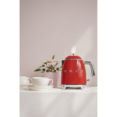 20. SMEG Wasserkocher (KLF05RDEU) Mini 0,8L rot