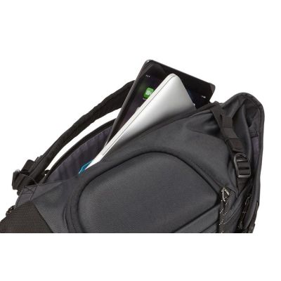 9. Thule TSDP-115 U-Boot-Rucksack 15" Dark Shadow