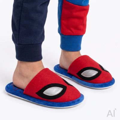 4. Cerda Spider-Man Plüsch-Hausschuhe für Jungen, weich und gemütlich