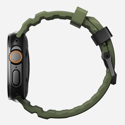 8. Nomad Rocky Point Armband, schwarzes Leder, Titan