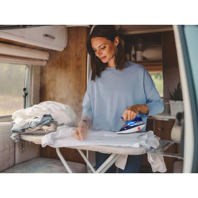 8. ELDOM DA50 900W Reisebügeleisen, blau, zum Trockenbügeln, mit Dampf 15 g/min, Dampf Boost 70 g/min