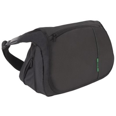 4. Rivacase 7450 Messenger Case Schwarz