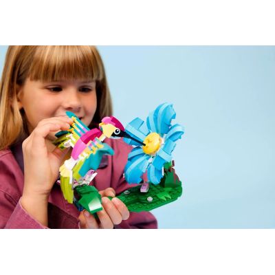 9. LEGO Creator 31384 Wildtiere: Bunter Kolibri