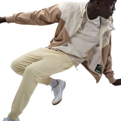 4. Nike Club Knit Jogger Herrenhose Beige FQ4330 229