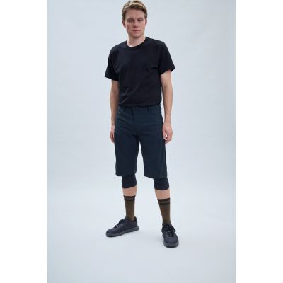2. POC M's Essential Casual Shorts Schwarz