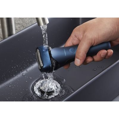 4. Panasonic ES-LT4B-A803 Bart- und Haartrimmer, Dunkelblau