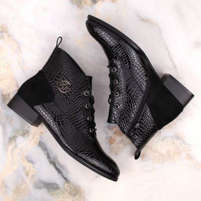 7. Filippo W PAW478A schwarze Lacklederstiefeletten mit isolierter Krokodilledersohle