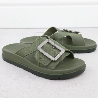 5. Zaxy RR285075 W INT2136A Flip-Flops