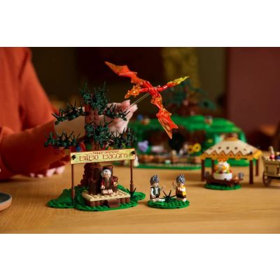 7. LEGO Icons 10354 – Der Herr der Ringe: Das Auenland