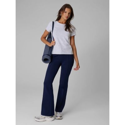 4. Schmal geschnittenes, einfarbiges Damen-T-Shirt 4F 4FRMM00TTSHF3619-27M