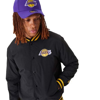 3. New Era NBA Los Angeles Lakers Bomberjacke mit Schriftzug - 60332205
