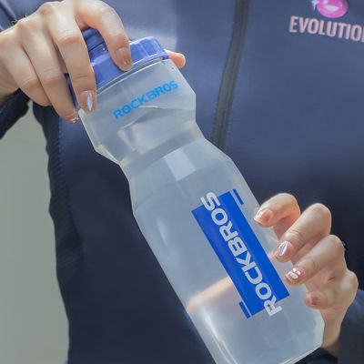 3. Rockbros 750 ml Fahrradflasche – Transparent mit blauem Mundstück