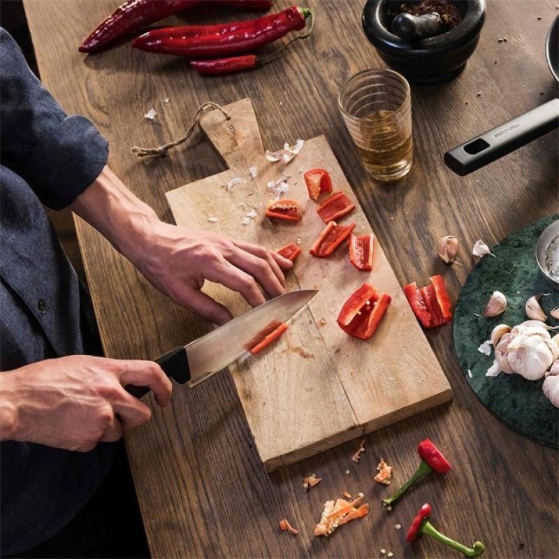 3. FISKARS KOCHMESSER MITTELHARTER KLINGE