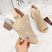 Beige, geschlossene Sandalen mit Lochmuster von Sabatina für Damen