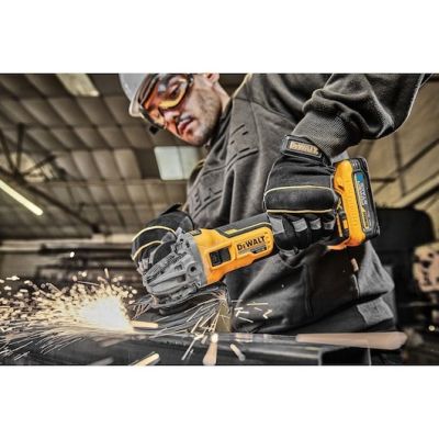 4. DeWALT DCG405H2T-QW Bodenpoliermaschine/Schleifmaschine