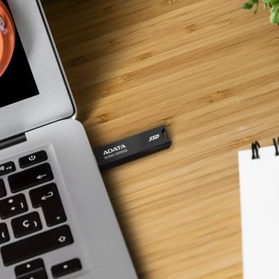 4. ADATA SSD SC610 2 TB SCHWARZ