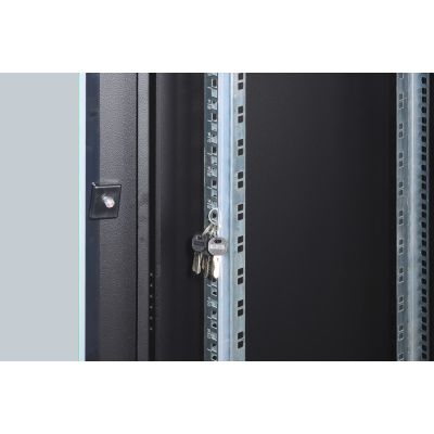 7. Digitus Unique Netzwerkschrank - 600x600 mm (BxT)