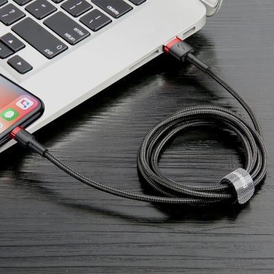 4. Baseus Cafule USB-A / Lightning 2.4A QC 3.0 Kabel 0,5 m - Schwarz und Rot