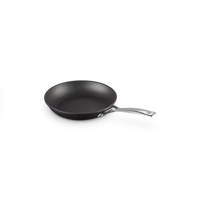 6. Le Creuset Temperierte, flache Antihaft-Bratpfanne 4,5 x 28 cm