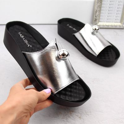 7. Beige, geschlossene Sandalen mit Lochmuster von Sabatina für Damen