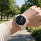 5. Tech-Protect Silikon-Evo-Armband für Samsung Galaxy Watch 40/44/46 mm – Beige