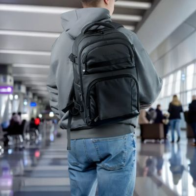 6. Wozinsky WPW-20L Reiserucksack mit Laptopfach, 40 x 20 x 25 cm, für Gepäckaufbewahrung – Schwarz