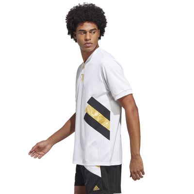 3. adidas Juventus Icon T-Shirt JSY HS9807