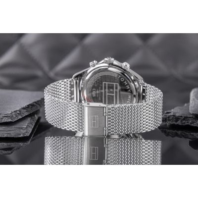 5. Tommy Hilfiger Miles 1792018 Herrenuhr + Box