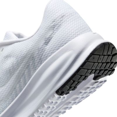 9. Nike Herren Run Defy Laufschuhe HM9594-100