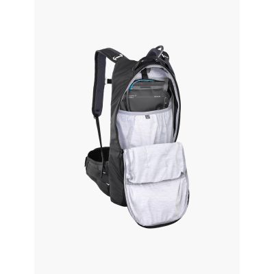 5. EVOC Trail Pro Blackline 10 schwarzer Fahrradrucksack