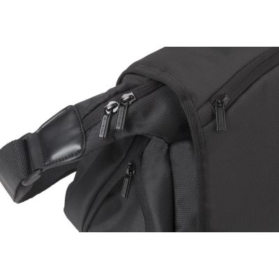5. Rivacase 7450 Messenger Case Schwarz
