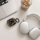 8. Tech-Protect Lamano Hülle für AirPods Pro 3 – schwarz und braun