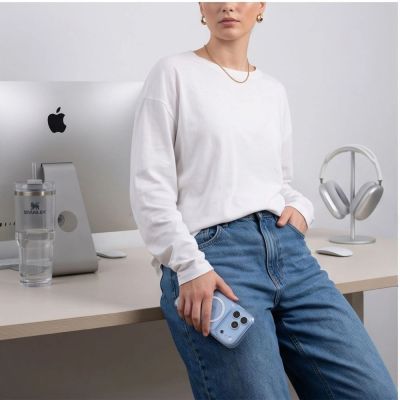 7. Tech-Protect MagPeak MagSafe CC Hülle für iPhone 17 Pro / 18 Pro – Transparent