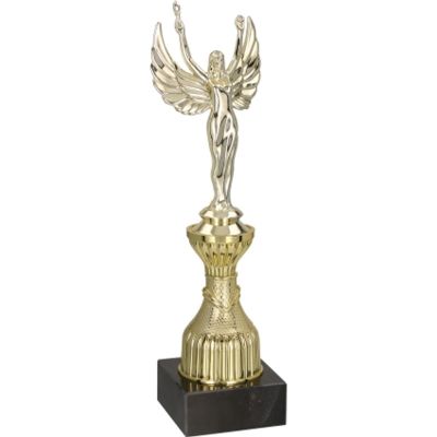 6. Goldener Sockel