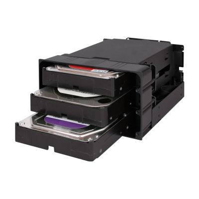 5. IcyDock 3x3,5" SATA in 2x5,25" Einschüben, rückseitiger Lüfter 80 mm