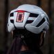 5. Rockbros ZK-077 Fahrradhelm mit integrierter multidirektionaler Beleuchtung, Größe 57–61 cm – Weiß