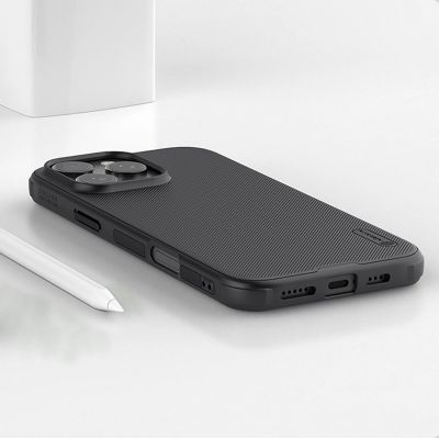 20. Nillkin Super Frosted Shield Pro Magnetische Hülle für iPhone 16 Pro Max – Schwarz