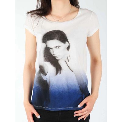 6. Lee Photo Tee Cloud Dancer T-Shirt L40IAUHA